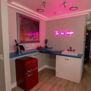 Lexi Lounge in our Lexi Suite. Cannabis consumption room.