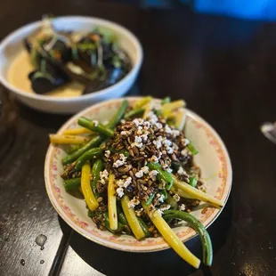 Beans with crunchy topping