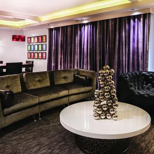 The Las Vegas LINQ Hotel + Experience Bar Center Strip Hotel &amp; Casino - Las Vegas Suites