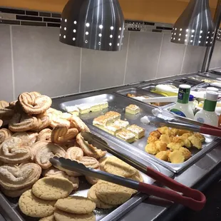 Order before your SuperBowl . Order a SuperBowl Party Tray for the whole family before the game ! General Tso Chicken and Lomein !