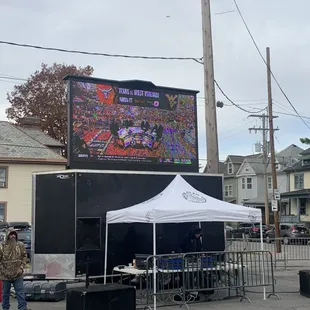 Parking lot tail gate