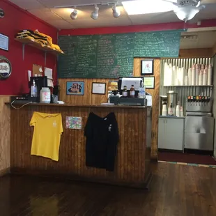 Counter / order area.