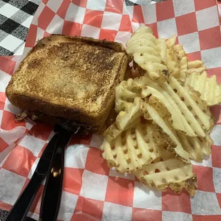 Pulled Pork Grilled Cheese Sandwich