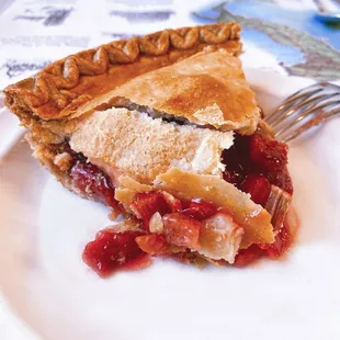 Strawberry rhubarb pie