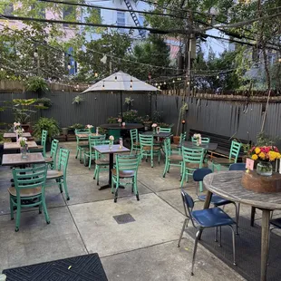 TLP's Beautiful Backyard!! Great for events, or just relaxing with friends and family : )