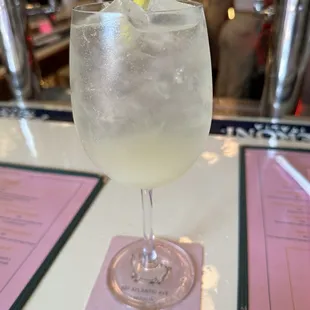 Limoncello Spritz