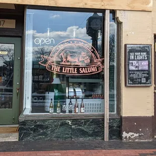 This tiny sandwich/wine shop is tucked near Great Harvest Bread Company, across from the town square.