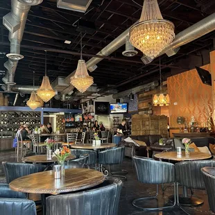 The dining room. Behind me the 'wall' was open to the patio and the weather was perfect. I love the atmosphere here!