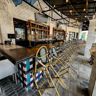 Aug 2022: The patio area-- completely w/ a bar