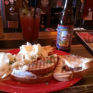 Awesome lunch, sliced beef with horseradish sauce.  Nice selection of beer, attentive service.