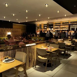 sushi and sashimi, interior