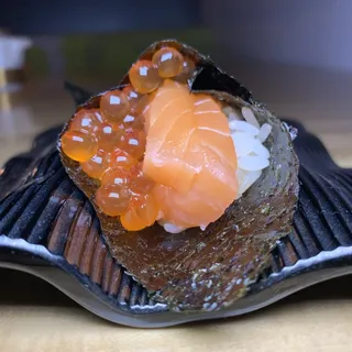 SALMON IKURA