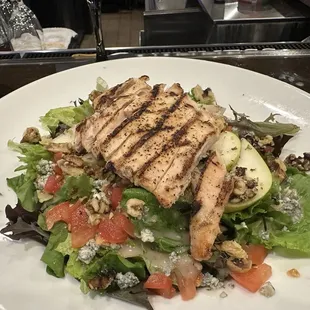 Summer salad with chicken