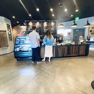 Big enough area so you wont be crowded. Very clean neat and organized.