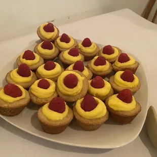 food, dessert, cupcakes