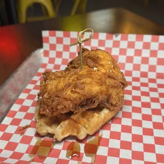 Junior Classic Chicken & Waffles