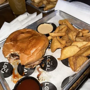 Pulled pork sandwich