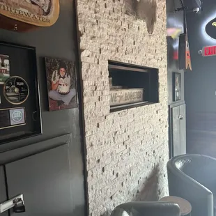 Band room (fireplace)