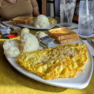 Kama'aina omelet - they ignored my request to add sriracha or anything for heat