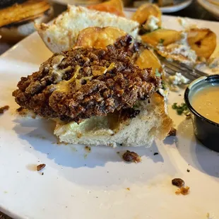 FRIED CHICKEN SANDWICH