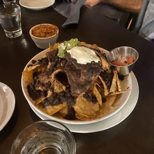 Nachos with chicken on the side