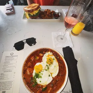 BRUNCH SHRIMP N' GRITS