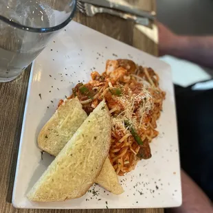 Seafood linguini