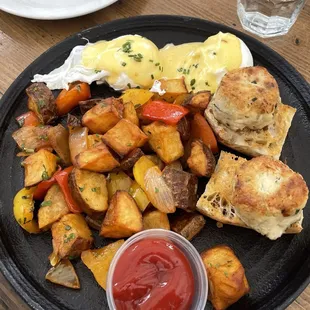 Crab eggs Benedict