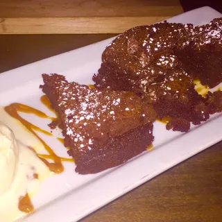 Flourless Chocolate Cake Sundae