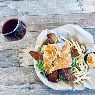 Salmón BLTA w/ garlic fries- YUM