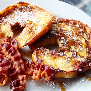 Croissant French Toast w/bacon