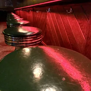 1933 opened as Stones Grille