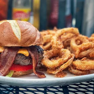 Bacon Cheeseburger / Rings