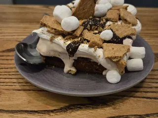 100 Lots Kitchen + Bar