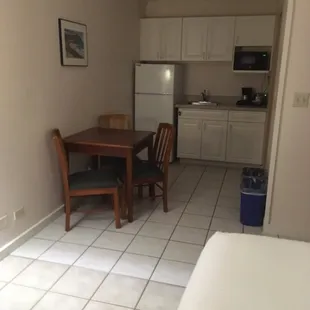 White kitchen cabinets