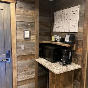 Isn't the decor cute