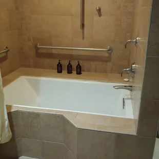 Great pressure and plenty of hot water