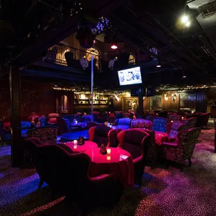 Slightly quieter and more subdued than the main floor, The Library was designed for more intimate conversation.