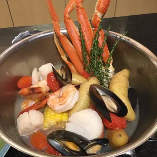 Coming soon to The Lodge Diner at MotorCity Casino Hotel....Seafood Pot! Doesn't this look delectable folks!