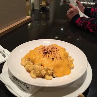 Huge Mac and cheese side.