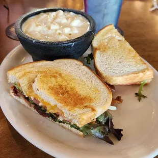 Cheesy BLT w/Mac