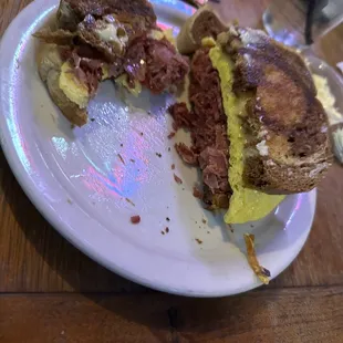 Egg sandwich on rye