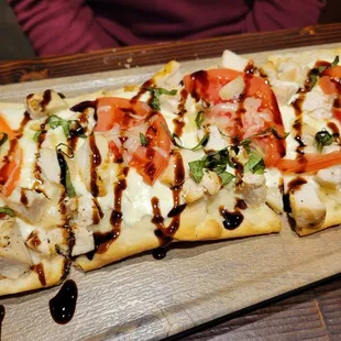 Margherita Flatbread w/ Chicken