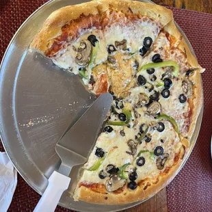 Large mushroom, olive,and green pepper pizza