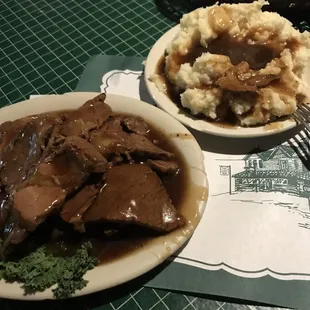 Roast beef and mashed potatoes