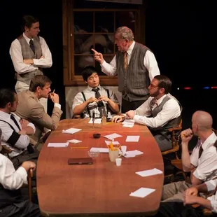 12 Angry men - a play of ethics