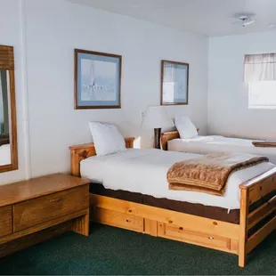 Another queen and 2 twin bed room