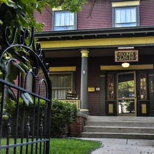 Looking Glass Inn Gate