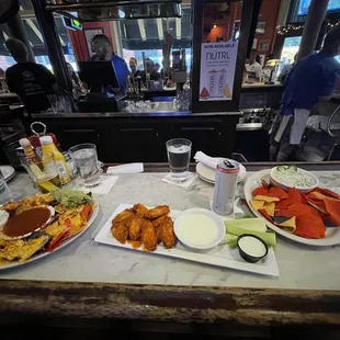 Nachos, Buffalo Wings &amp; Queso Dip