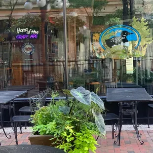 the outside of the restaurant